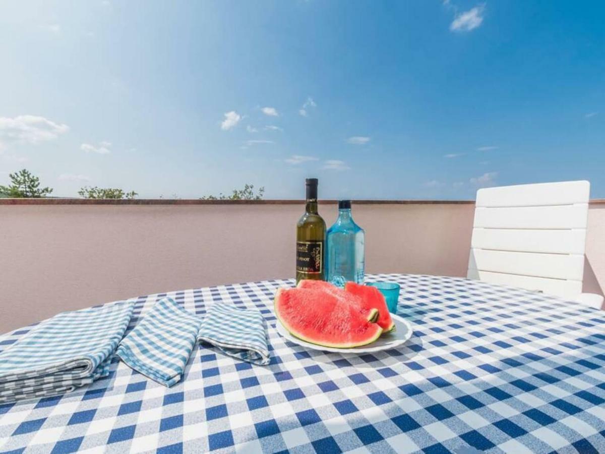 Apartment F-3 Климно Екстериор снимка