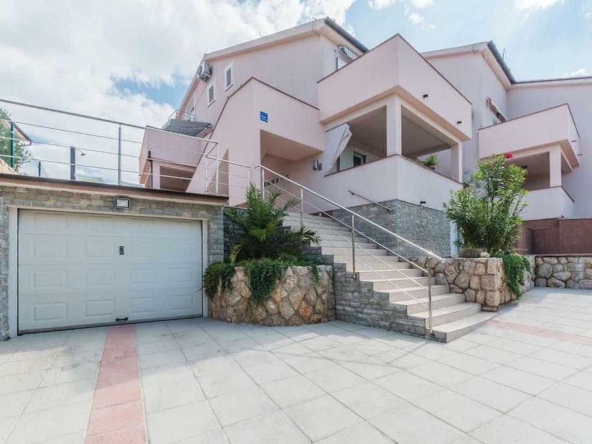 Apartment F-3 Климно Екстериор снимка