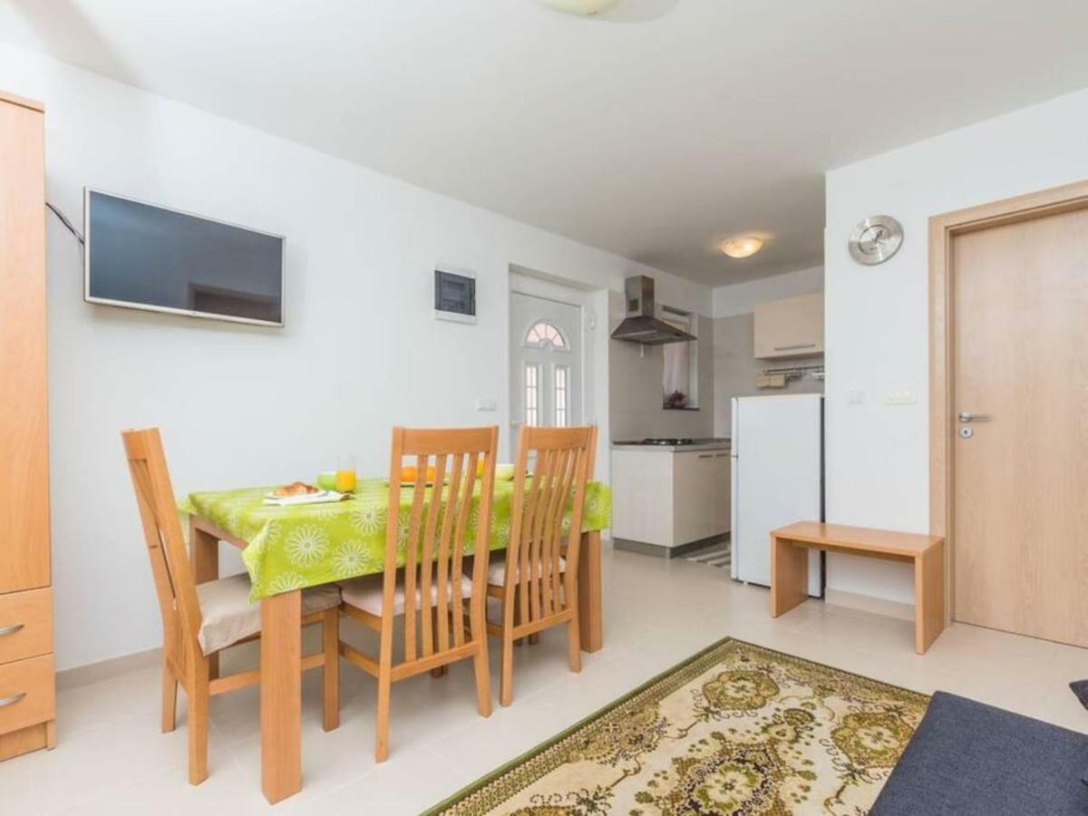 Apartment F-3 Климно Екстериор снимка
